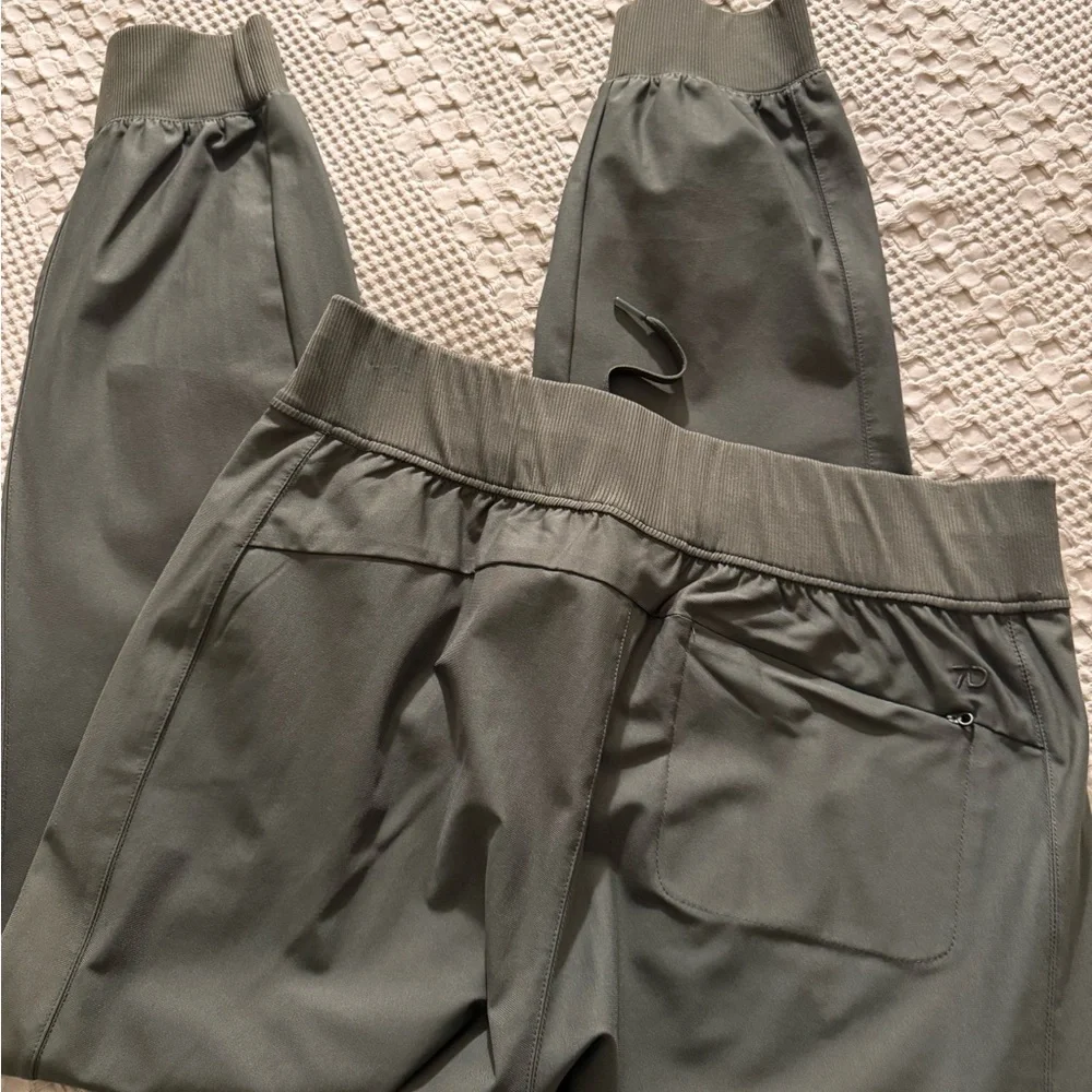 7 Diamonds Forest Green Women's infinity joggers - Picture 4 of 4